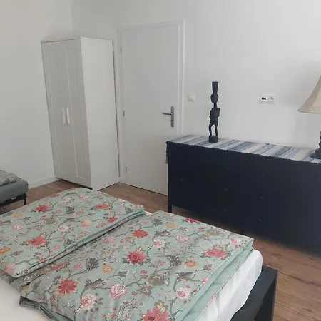 Dvojizbovy V Senci Apartmán *